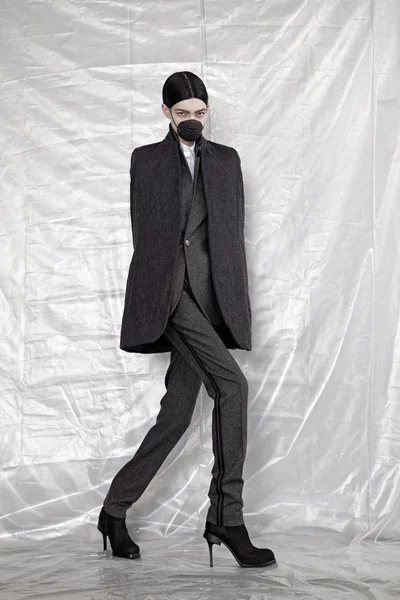 Look 11